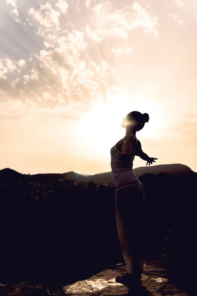 Equilibrio y quietud interior al atardecer